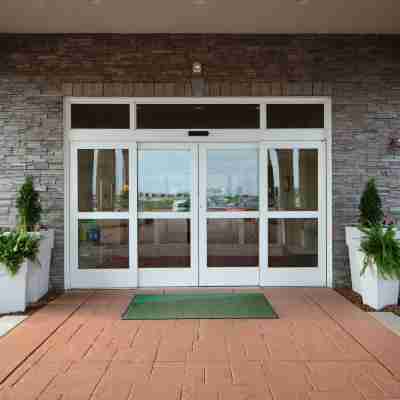 Holiday Inn & Suites Bloomington-Airport Hotel Exterior