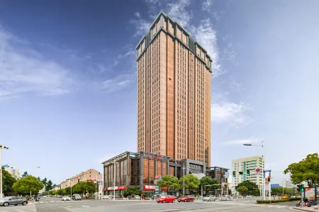 Wuyue Chunqiu Trade International Hotel