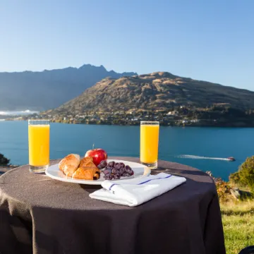 Holiday Inn QUEENSTOWN FRANKTON ROAD by IHG Отели рядом с достопримечательностью «Пивоварня Altitude Brewing»