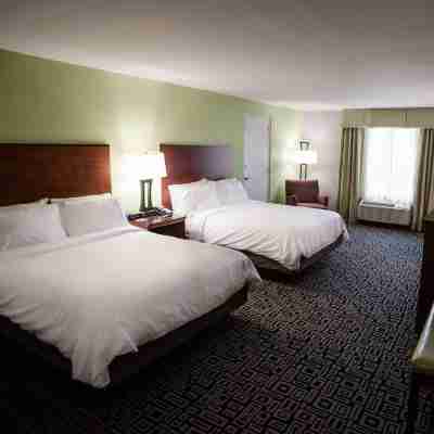 Holiday Inn Express Hickory-Hickory Mart Rooms