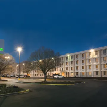 Holiday Inn CHARLOTTE-AIRPORT CONF CTR by IHG Hotels near Charlotte Douglas International Airport