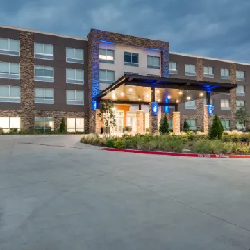 Holiday Inn Express & Suites DALLAS NORTH - ADDISON by IHG