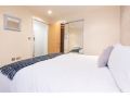 chic-spacious-1-br-flat-for-2-in-central-bristol