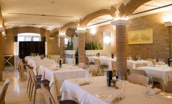 Boiardo Hotel - Housity