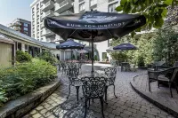 新休閒飯店 Centre for Structural and Functional Genomics附近的飯店