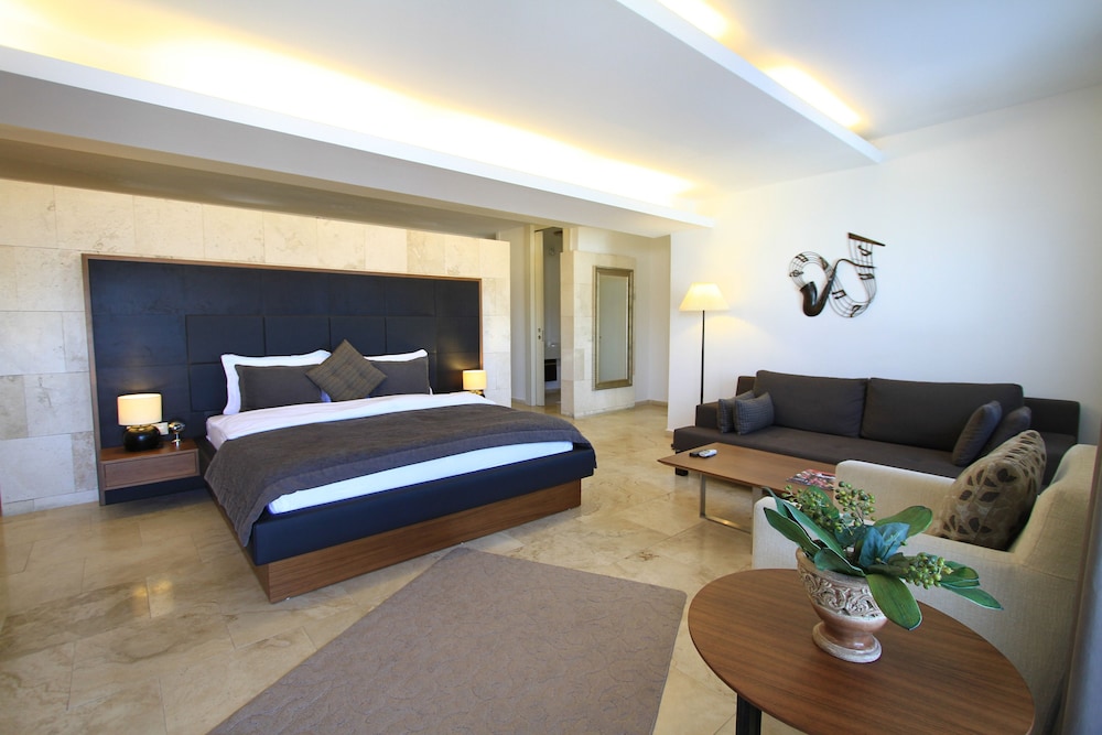 Manastir Hotel & Suites