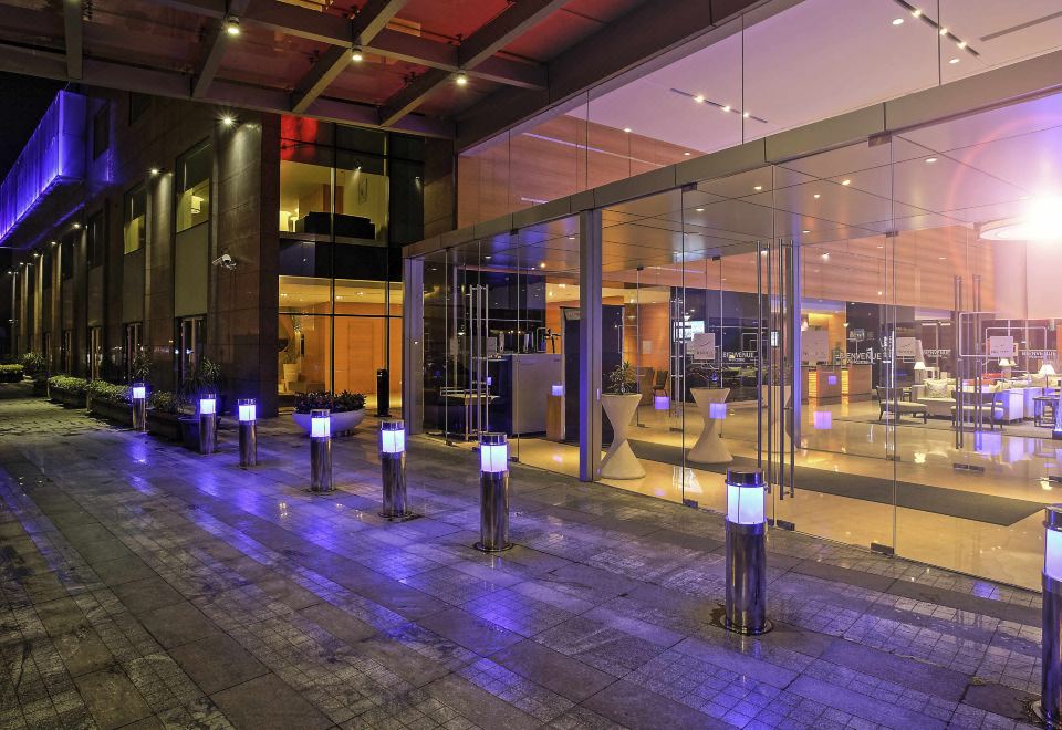 2. 노보텔 푸네 비..