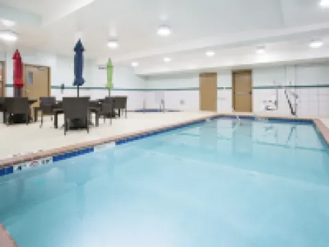 Holiday Inn Express & Suites Minot by IHG Hoteles en Minot