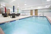هوليداي إن إكسبرس آند سويتس مينوت باي آيتش جي