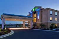 Holiday Inn Express & Suites Cordele North