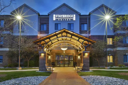 Staybridge Suites Lansing-Okemos Отели в г. Ингам Каунти
