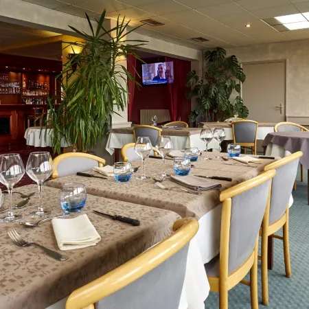 Hôtel Fontaine, Morlaix Отели в г. Морле
