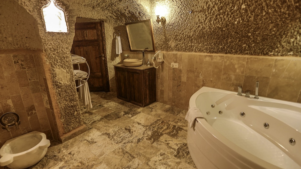 Hidden Cave Hotel