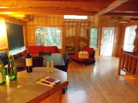 Rustic Beaverfoot Lodge Hotels in Columbia-Shuswap