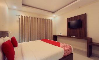 OYO 26193 Hotel Maple Suites