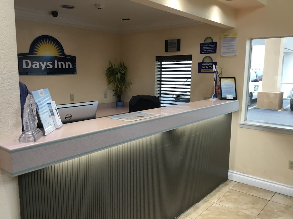 Days Inn by Wyndham San Antonio Airport