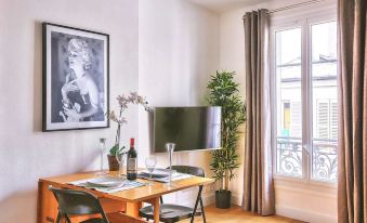 Family Apartment in Buttes Chaumont