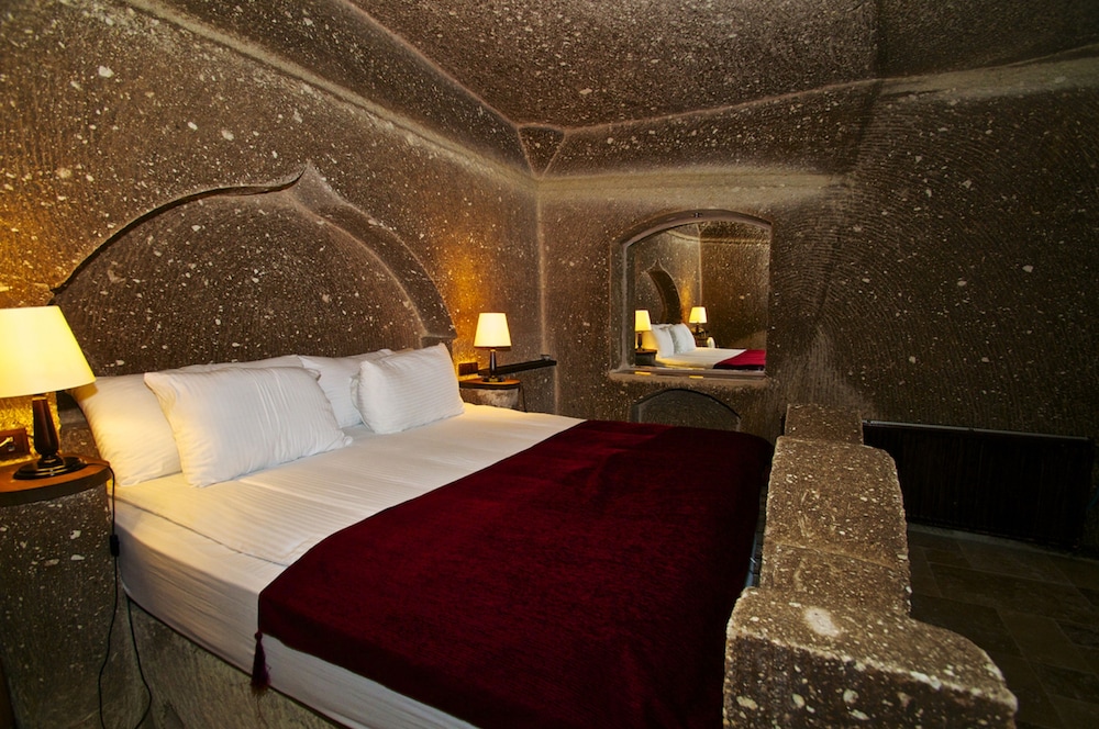 Grand Cave Suites