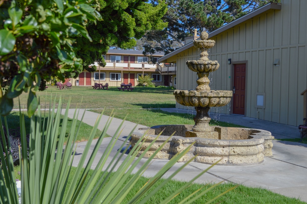 Silver Surf Motel San Simeon