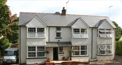 Oakhurst Gatwick B&B Hotels in Copthorne