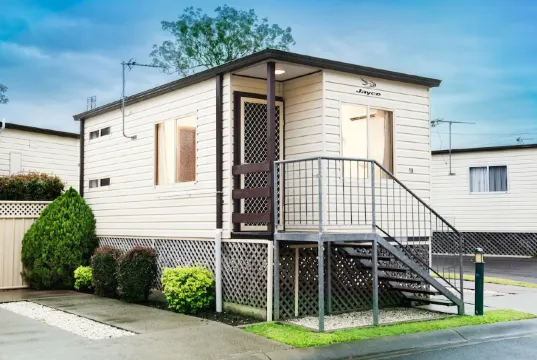 克羅格穀倉房車公園酒店