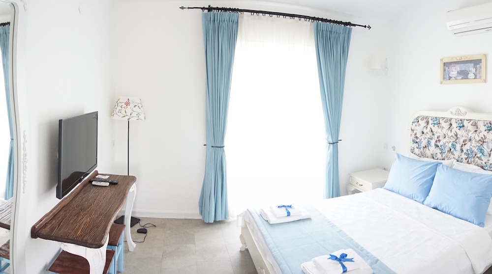 Tarcin Alacati Otel - Adults Only