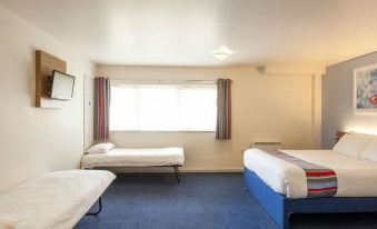 Travelodge Bath Waterside
