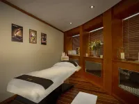 Sunborn London Yacht Hotel Отели рядом с достопримечательностью «Район Лаймхаус»