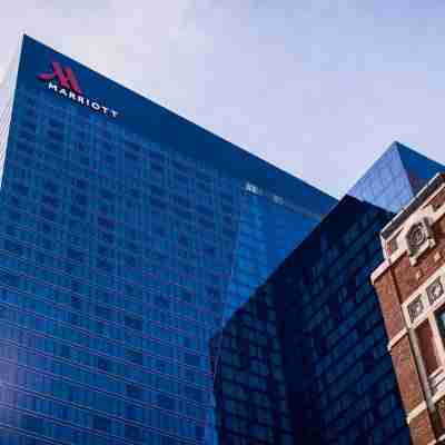 Marriott Marquis Chicago Hotel Exterior