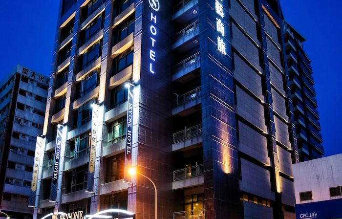 SKYONE HOTEL