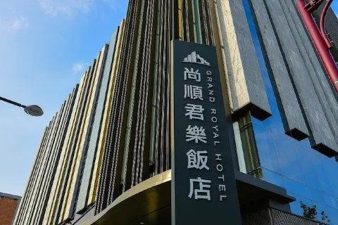 Grand Royal Hotel