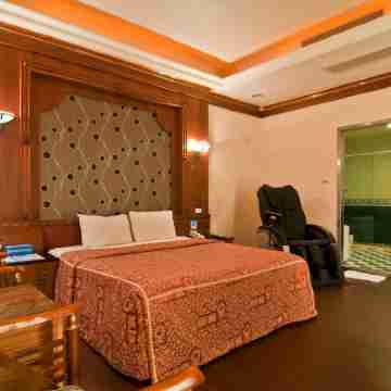 Blue Sky Motel Rooms