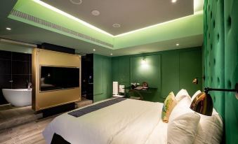 La Moon Boutique Motel
