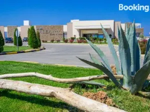 Alea Hotel & Suites