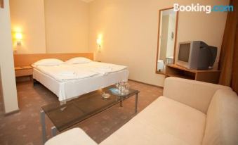 Toss Hotel
