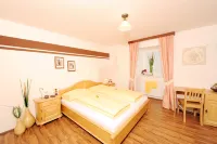 Hotel-Restaurant Kirchenwirt Aigen ポルシュタールッケ・ヒンターシュトダー周辺のホテル