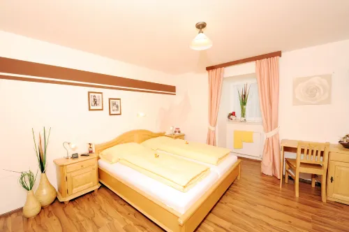 Gasthof Kirchenwirt Aigen Hotels in Donnersbachwald