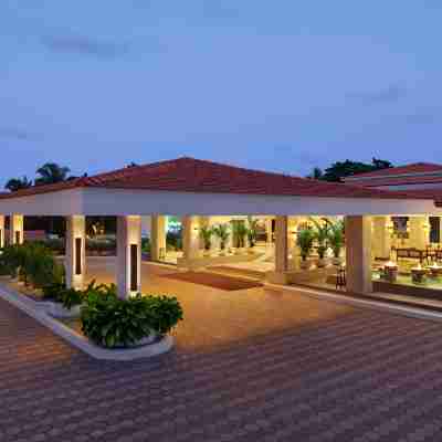 Holiday Inn Resort Goa Hotel Exterior