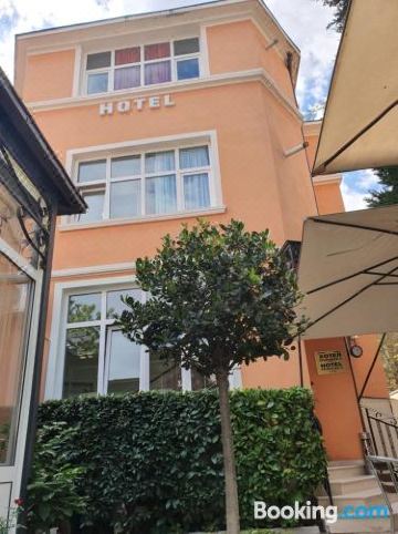 Primavera 2 Hotel