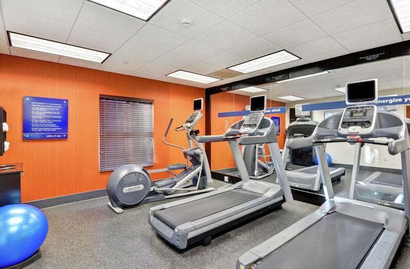 Hampton Inn & Suites Fredericksburg-at Celebrate Virginia photo 3