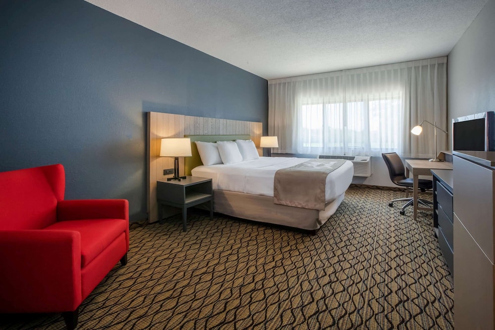 Days Inn & Suites by Wyndham Rochester Hills MI