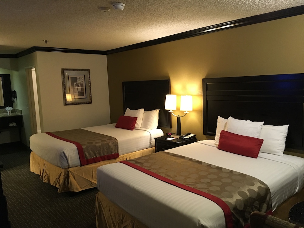 Ramada by Wyndham Ontario