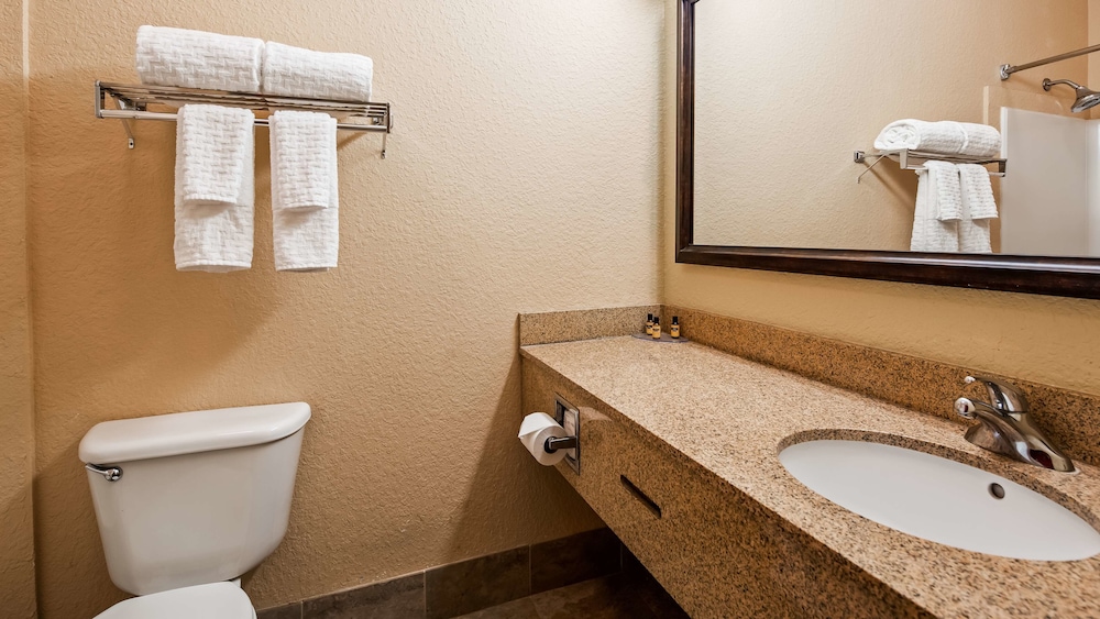 Best Western Plus Strawberry Inn & Suites