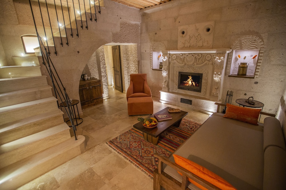 Anka Cave Suites