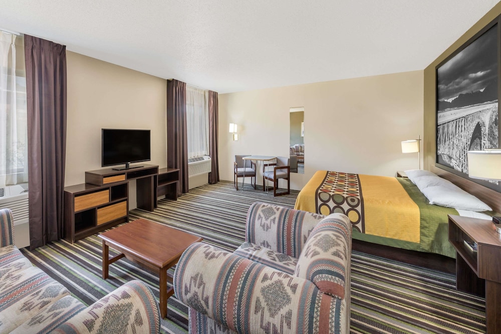 Super 8 by Wyndham Roswell