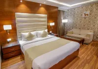 The Grand Parisian Hotel dekat National Law University