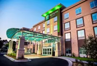 Holiday Inn & Suites Savannah Airport - Pooler