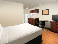 WoodSpring Suites Topeka - baignoire