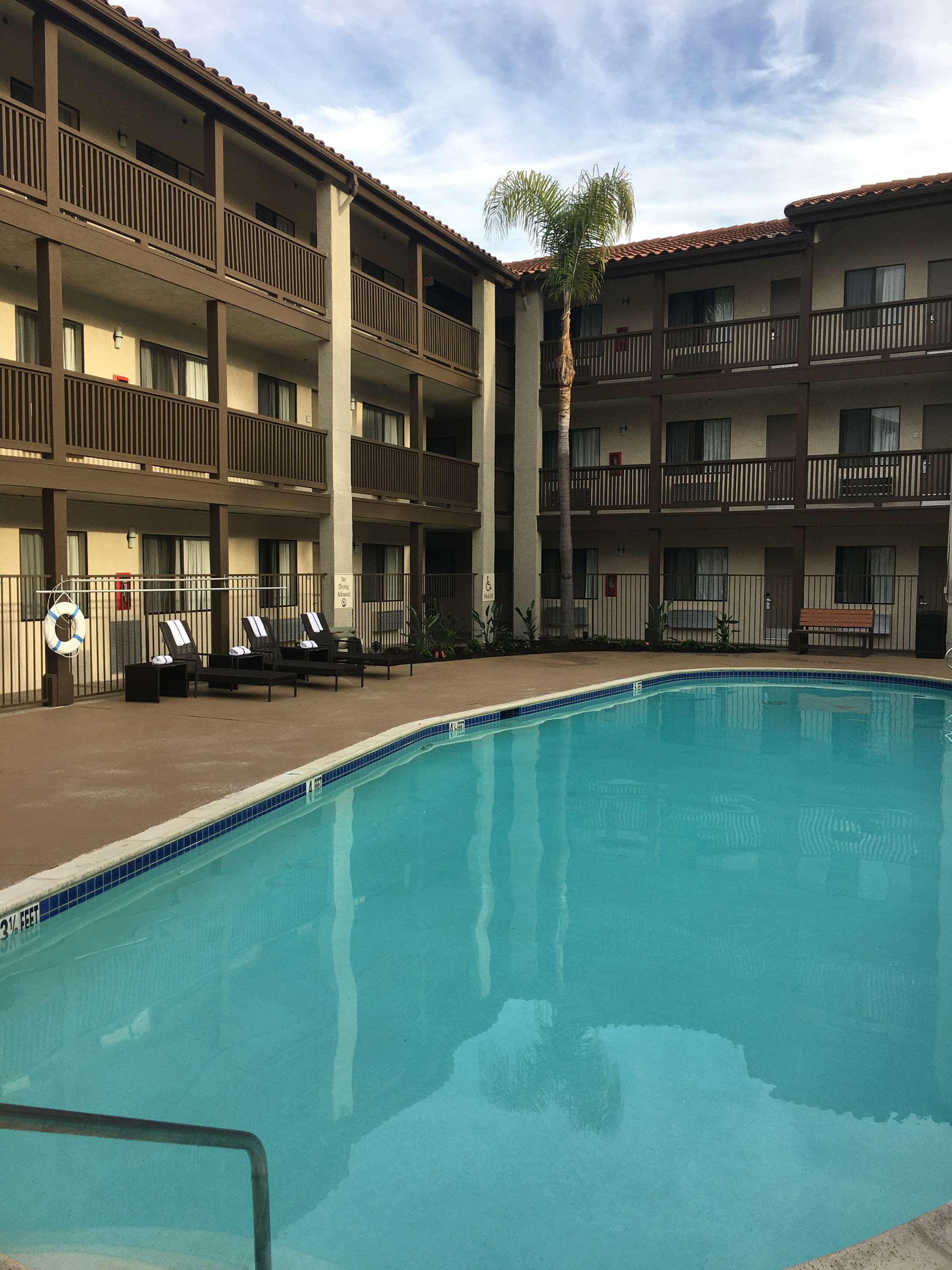 Best Western Carlsbad by The Sea