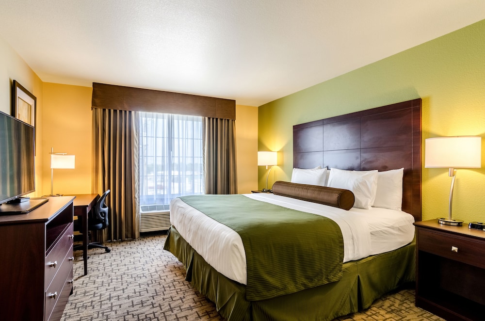 Cobblestone Hotel & Suites - McCook